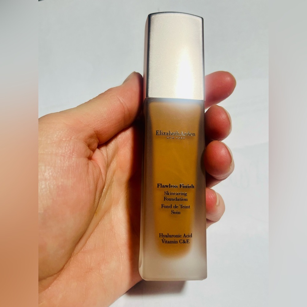 Foundation Hyaluronic hydrating Skin caring full size 600 medium darker tan READ